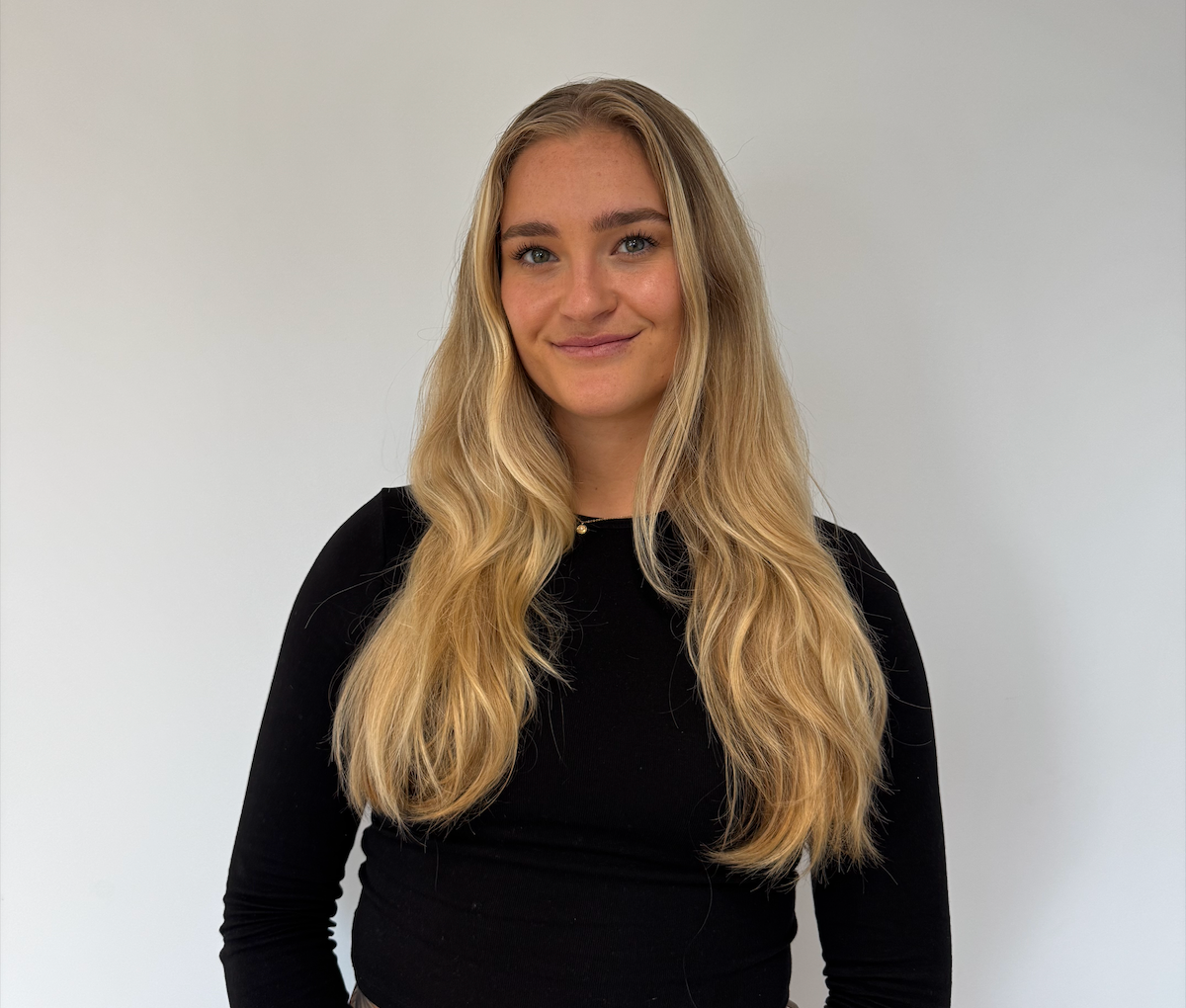 Screenshot 2025-10-29 at 12.58.32 PM Olivia, Head of Marketing at Gazelle Immigration Group Spain